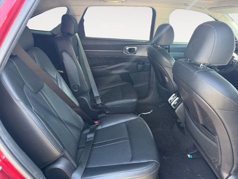 Used 2022 Kia Sorento SX AWD/4WD image 12