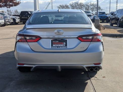 Used 2024 Toyota Camry SE image 7