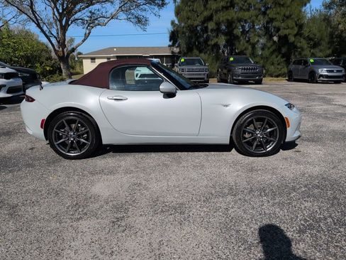 Used 2018 MAZDA MX-5 Miata Grand Touring image 2