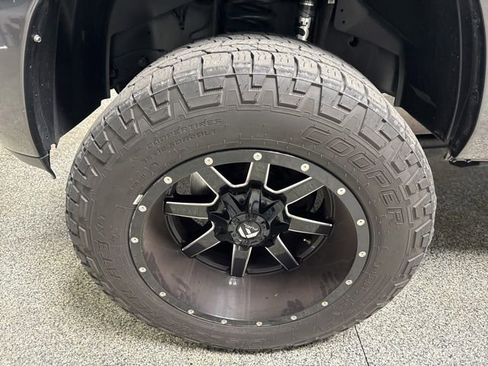 Used 2018 RAM 3500 Big Horn w/ Sport Appearance Group AWD/4WD image 3