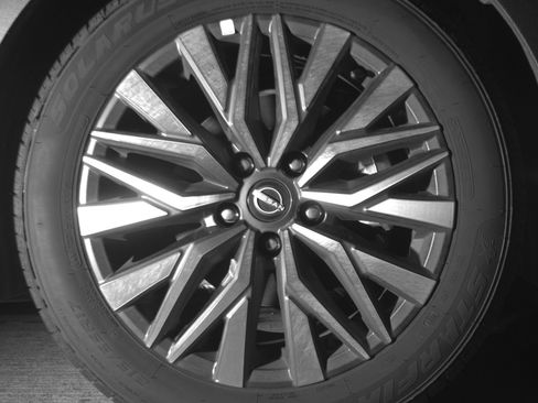 Used 2025 Nissan Altima 2.5 SV FWD image 13