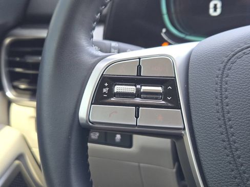 Used 2025 Kia Telluride S FWD image 25