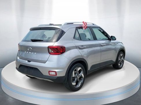 Certified 2023 Hyundai Venue SEL FWD image 4