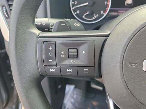 Used 2021 Nissan Rogue S image 26