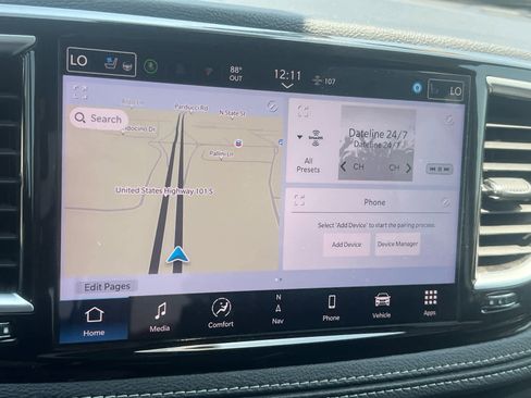 Used 2024 Chrysler Pacifica Limited image 22