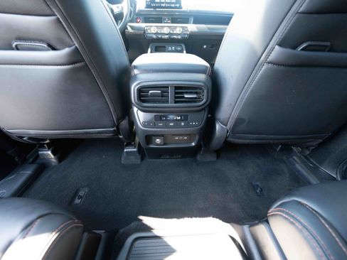 Used 2025 Honda Pilot TrailSport image 22