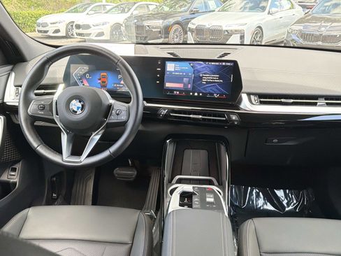 Used 2025 BMW X2 xDrive28i AWD/4WD image 14