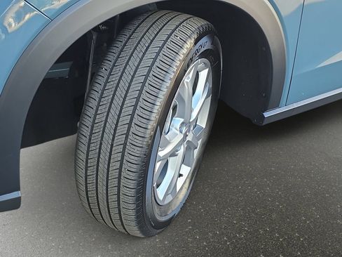 Certified 2025 Honda HR-V LX image 27