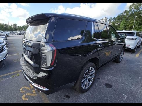 Used 2025 Chevrolet Tahoe High Country AWD/4WD image 3