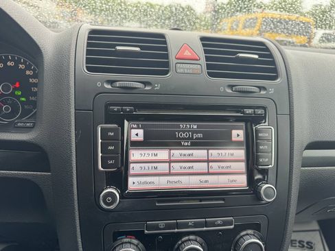Used 2010 Volkswagen Jetta TDI FWD image 27