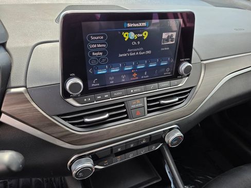 Certified 2024 Nissan Altima 2.5 SV FWD image 27
