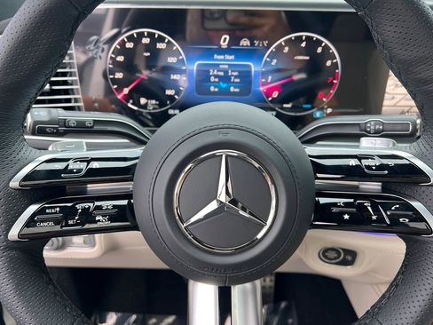 New 2026 Mercedes-Benz GLS 580 4MATIC image 16