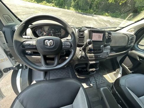 Used 2025 RAM ProMaster 2500 w/ Convenience Group FWD image 11