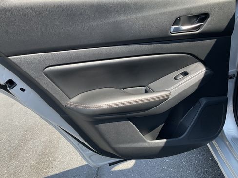 Used 2021 Nissan Altima 2.5 SR FWD image 31