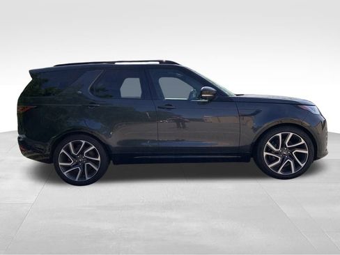 Certified 2024 Land Rover Discovery Metropolitan Edition image 4