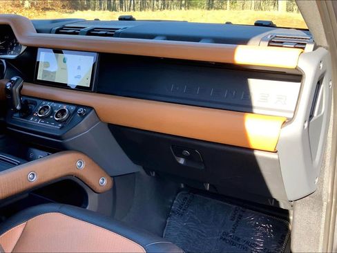Used 2021 Land Rover Defender 90 X image 17