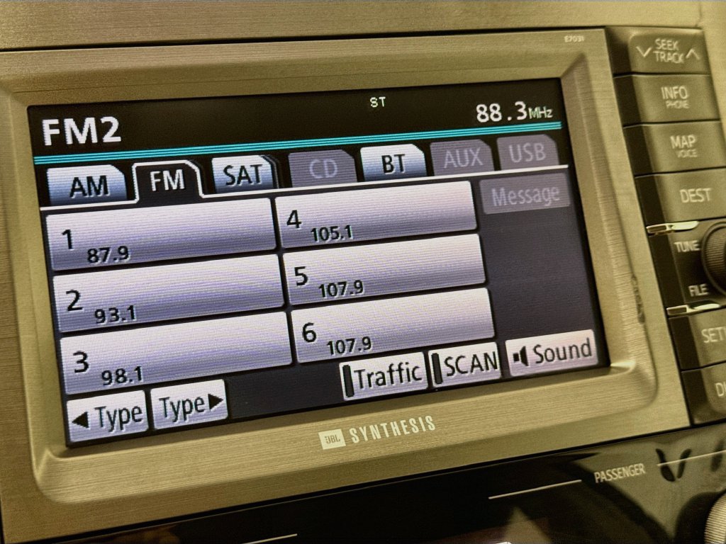 Used 2012 Toyota Avalon Limited FWD image 15