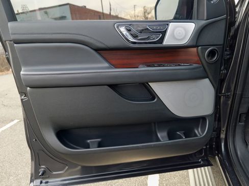 Used 2023 Lincoln Navigator L Reserve AWD/4WD image 15