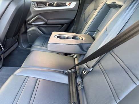 Certified 2024 Porsche Cayenne S image 21