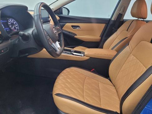 Used 2025 Nissan Sentra SV w/ SV Premium Package image 17