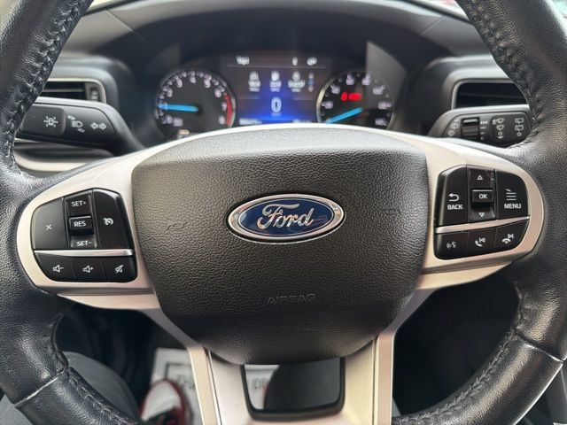 Used 2022 Ford Explorer XLT w/ Equipment Group 202A AWD/4WD image 18