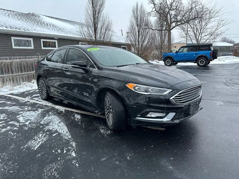 Used 2017 Ford Fusion Energi SE image 3