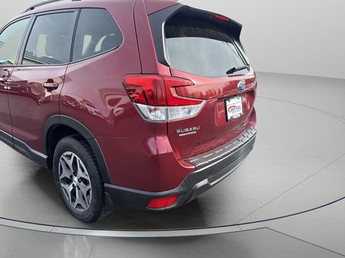 Used 2020 Subaru Forester Premium AWD/4WD image 8
