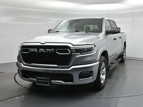 Used 2025 RAM 1500 2WD Crew Cab image 51
