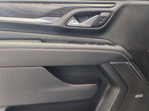 Certified 2023 GMC Yukon XL Denali image 7