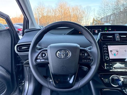 Used 2021 Toyota Prius Prime LE image 11