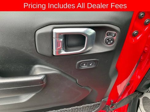 Used 2021 Jeep Gladiator Rubicon w/ Trailer Tow Package AWD/4WD image 4