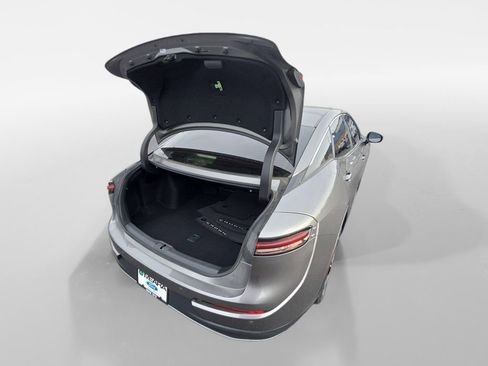 Used 2023 Toyota Crown Limited image 19