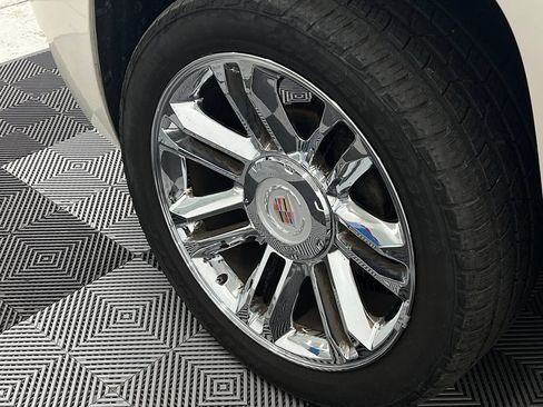 Used 2013 Cadillac Escalade ESV Platinum AWD/4WD image 9