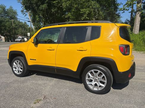 Used 2016 Jeep Renegade Latitude AWD/4WD image 17
