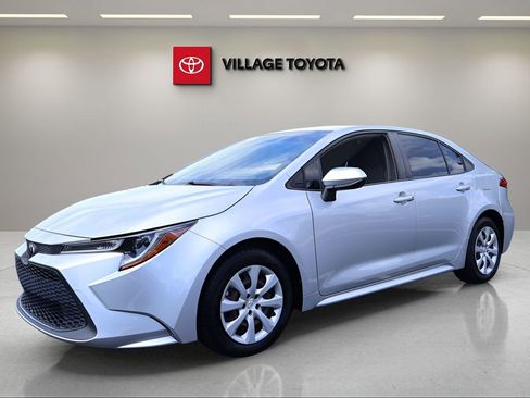 Certified 2022 Toyota Corolla LE FWD image 1