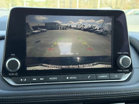 Certified 2025 Nissan Rogue SV image 6