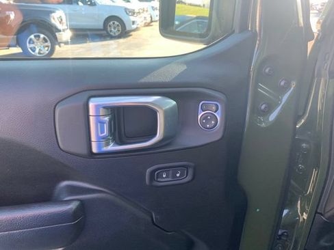 Used 2022 Jeep Wrangler Unlimited Sport AWD/4WD image 23