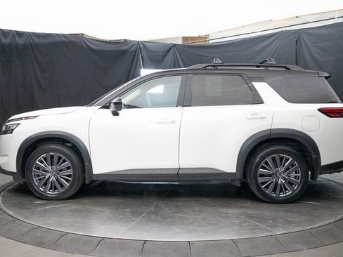 Used 2023 Nissan Pathfinder SL w/ SL Premium Package image 9