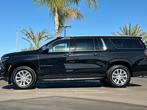 New 2026 Chevrolet Suburban Premier image 7