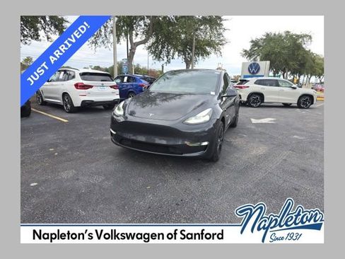 Used 2024 Tesla Model Y Long Range image 1