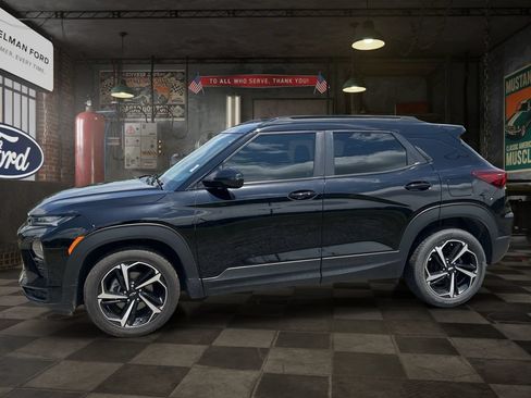 Used 2022 Chevrolet TrailBlazer RS FWD image 3