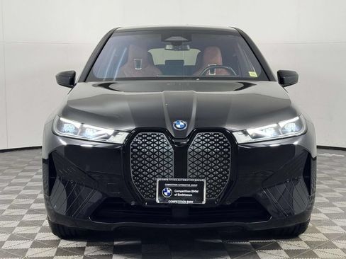 Used 2023 BMW iX xDrive50 w/ Sport Package AWD/4WD image 6