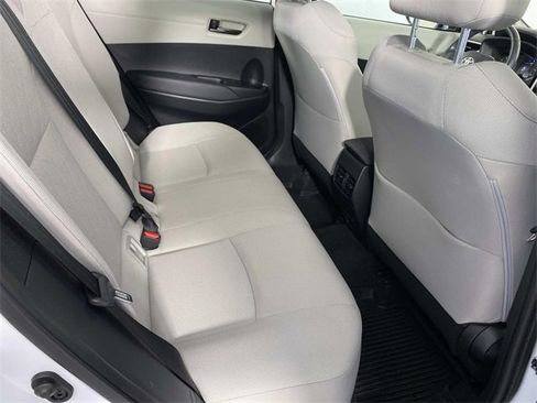 Used 2023 Toyota Corolla Cross LE w/ Moonroof Package image 12