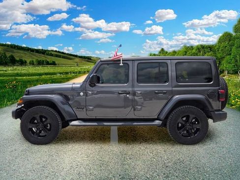 Used 2019 Jeep Wrangler Unlimited Sahara AWD/4WD image 3