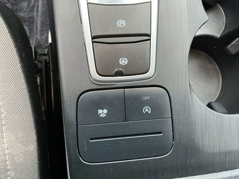 Used 2022 Ford Escape SE image 53