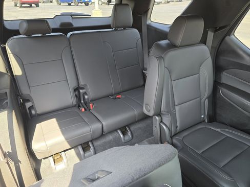 Used 2023 Chevrolet Traverse LT AWD/4WD image 31