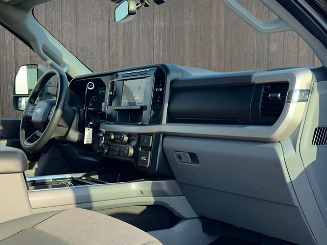 Used 2023 Ford F350 XLT AWD/4WD image 19