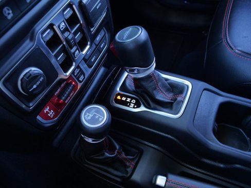 Used 2021 Jeep Gladiator Rubicon AWD/4WD image 24