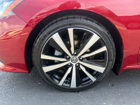 Used 2020 Nissan Altima 2.5 SR w/ Premium Package FWD image 14