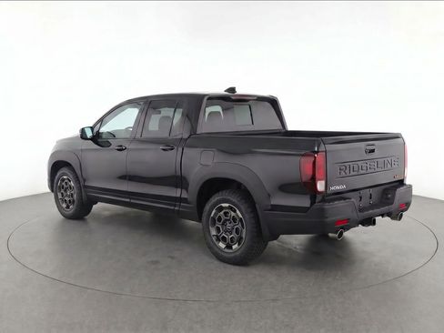 Used 2025 Honda Ridgeline TrailSport+ image 3